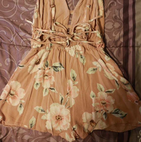 Romper - Picture 3 of 4